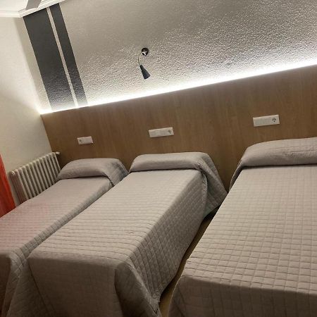 Hostal Uria Саламанка Екстериор снимка