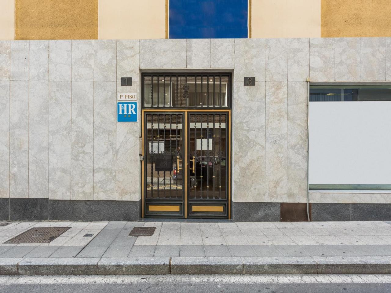Hostal Uria Саламанка Екстериор снимка